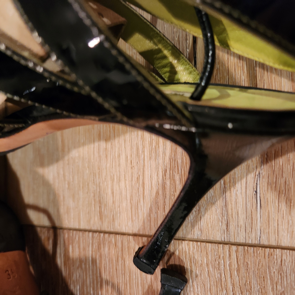 Manolo Blahnik Black and Green Heels with Stiletto and Strappy Design - Picture 6 of 13